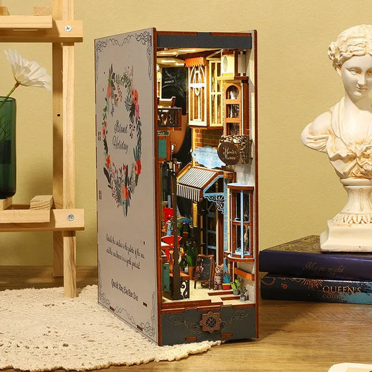 Side view of the Book Nook - Island Holiday with clearly visible elements