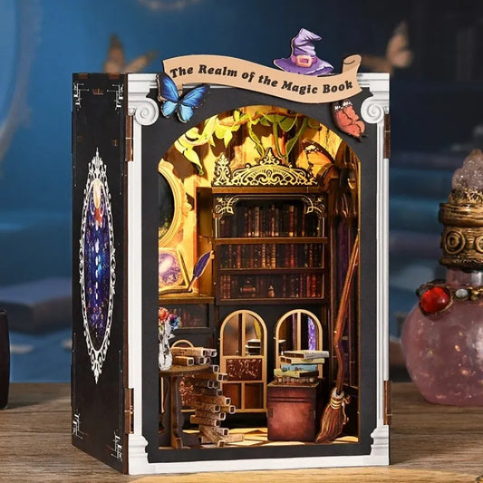Side view of the Book Nook - The Realm Of The Magic Book with clearly visible elements