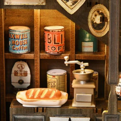 Detailansicht eines dekorativen Elements im Book Nook - Four Seasons Coffee mit feinen Details