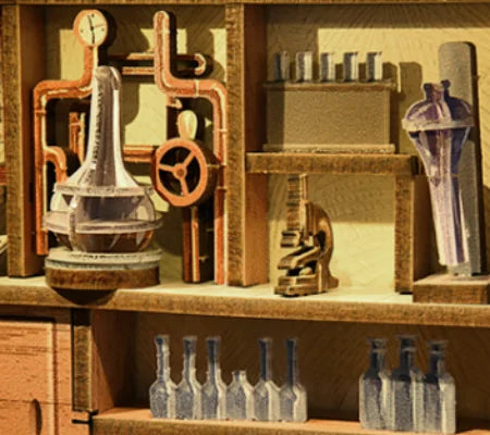 Detailansicht eines dekorativen Elements im Book Nook - The Radium Lady mit feinen Details