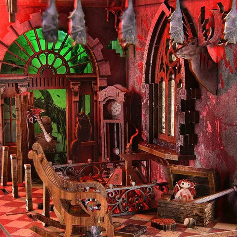 Detailansicht eines dekorativen Elements im Book Nook - Haunted Mansion mit feinen Details