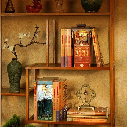 Book Nook - Daomu Biji dekorativ auf einem Schreibtisch platziert