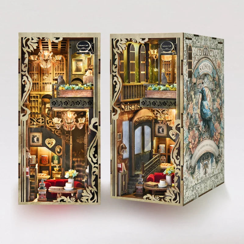 Book Nook - Four Seasons Coffee Gesamtansicht mit präzise geschnittenen Holzteilen und hochwertiger Verarbeitung