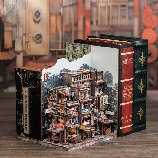 Book Nook - Twilight of the Warriors: Walled In - CraftoyX
