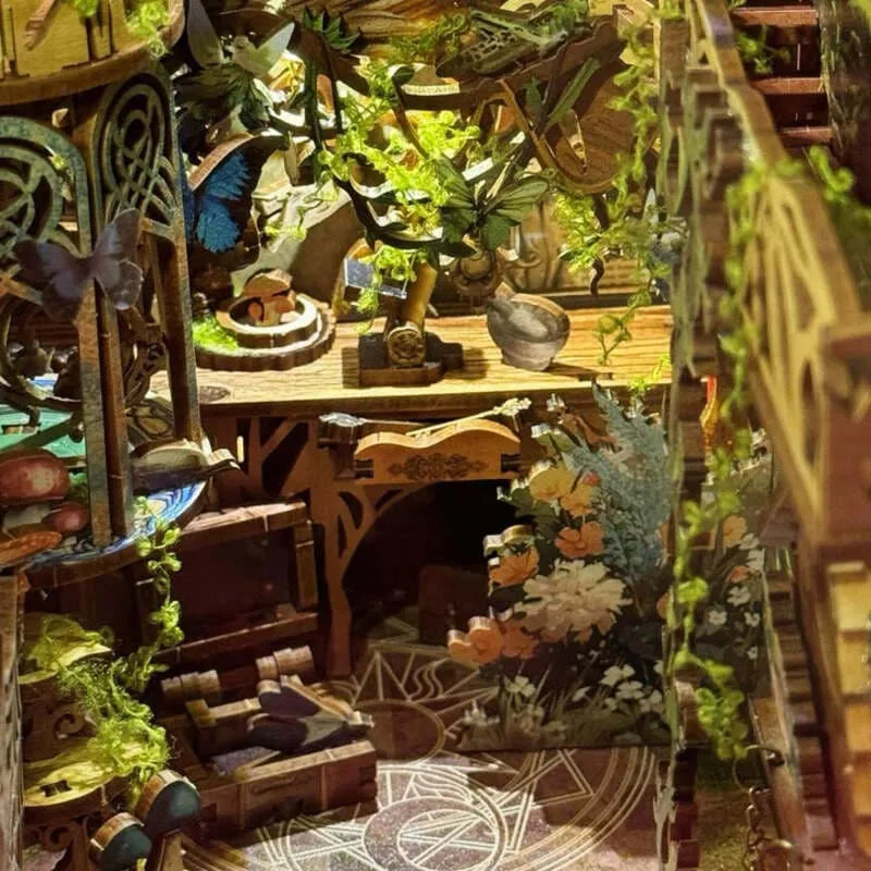 Book Nook Kit | Insect Story Miniature World - CraftoyX