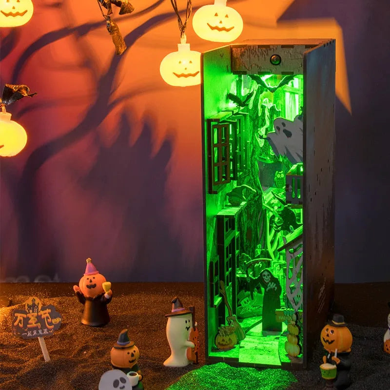 Book Nook Kits | Halloween Alley - CraftoyX