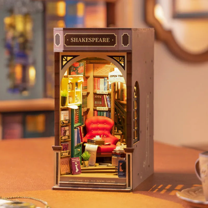 Book Nook Kit | SHAKESPEARE - CraftoyX